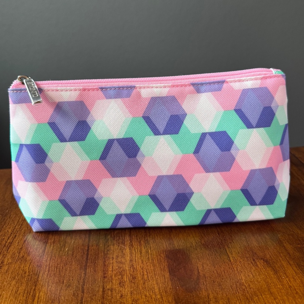 Clinique Cosmetic Bag With Hexagons